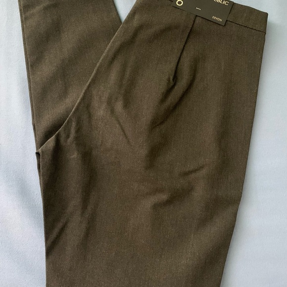 Banana Republic Devon Pants - Picture 6 of 6